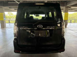 2009 Toyota Voxy 2.0 Z 5dr 8 Seats in Black — image 4