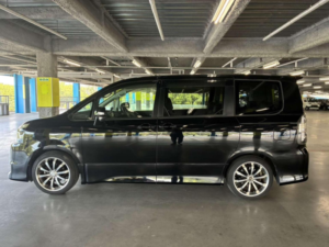 2009 Toyota Voxy 2.0 Z 5dr 8 Seats in Black — image 6
