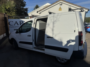 2017 Peugeot Partner 1.6 Bluehdi 855 Se in White — image 6