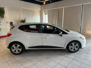 2014 Renault Clio 1.5 Expression+ Eco� Dci 90 Stop & Start in White — image 6