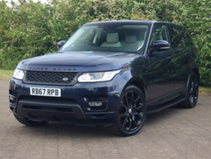 2017 Land Rover Range Rover Sport 3.0 Sd V6 Hse in Blue — image 5