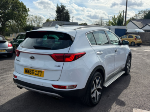 2016 Kia Sportage 1.6 T-Gdi Gt-Line in White — image 4