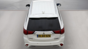 2019 Mitsubishi Outlander 2.4 H Twinmotor 13.8kwh 4hs in White — image 6