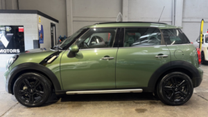 2015 MINI Countryman 1.6 Cooper All4 Countryman 4WD Green 5dr 1 Keeper+satnav+leather in Green — image 2