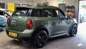 2015 MINI Countryman 1.6 Cooper All4 Countryman 4WD Green 5dr 1 Keeper+satnav+leather in Green — image 6