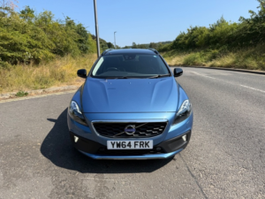 2015 Volvo V40 D4 Cross Country Lux Nav in Blue — image 3