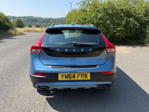 2015 Volvo V40 D4 Cross Country Lux Nav in Blue — image 5