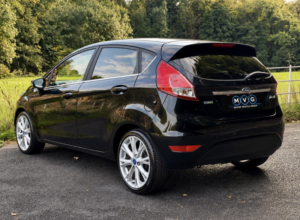 2015 Ford Fiesta 1.0 T Ecoboost Titanium in Black — image 5