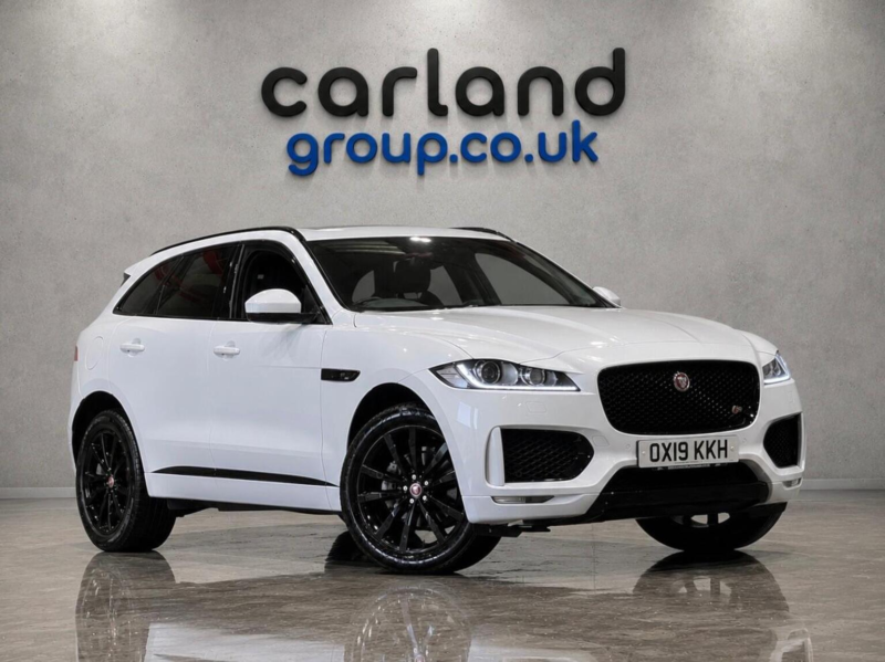 2019 Jaguar F-Pace 2.0 D180 Chequered Flag Auto AWD Euro 6 (s/s) 5dr in White — image 1
