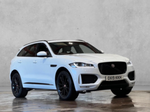 2019 Jaguar F-Pace 2.0 D180 Chequered Flag Auto AWD Euro 6 (s/s) 5dr in White — image 6