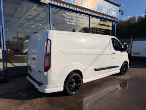 2021 Ford Transit Custom 2.0 300 Ecoblue Leader Panel Van 5dr Diesel Manual L2 H1 Euro 6 130 Ps in White — image 6