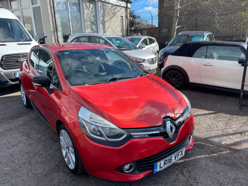 2016 Renault Clio 1.5 Dci Dynamique S Nav Hatchback 5dr Diesel Manual Euro 6 (s/s) (90 Ps) in Red — image 1