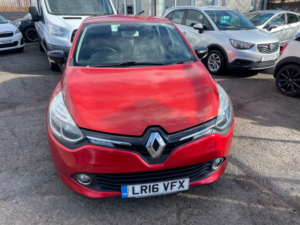 2016 Renault Clio 1.5 Dci Dynamique S Nav Hatchback 5dr Diesel Manual Euro 6 (s/s) (90 Ps) in Red — image 2