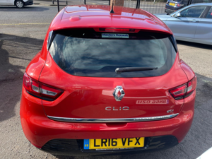 2016 Renault Clio 1.5 Dci Dynamique S Nav Hatchback 5dr Diesel Manual Euro 6 (s/s) (90 Ps) in Red — image 5