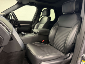 2021 Land Rover Discovery 3.0 D300 Mhev R-Dynamic Hse SUV 5dr Diesel Auto 4WD Euro 6 (s/s) (300 Ps) in Grey — image 3