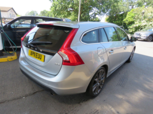 2011 Volvo V60 2.4 D5 Se Lux Geartronic Euro 5 5dr in Silver — image 5