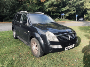 2004 Ssangyong Rexton 2.7 Td Rx 270 Se in Black — image 2