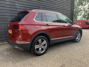 2018 Volkswagen Tiguan 2.0 Tdi Sel SUV 5dr Diesel DSG 4motion Euro 6 (s/s) (190 Ps) in Red — image 6