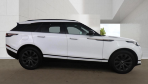 2019 Land Rover Range Rover Velar 2.0 D180 R-Dynamic Se Auto 4WD Euro 6 (s/s) 5dr in White — image 5