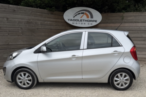 2014 Kia Picanto 1.3 2 in Silver — image 3