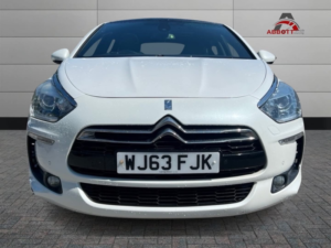 2013 Citroen Ds5 2.0 Hdi Dsport in White — image 2