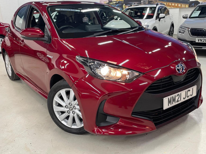 2021 Toyota Yaris 1.5 Vvt-H Icon E-CVT Euro 6 (s/s) 5dr in Red — image 1