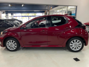 2021 Toyota Yaris 1.5 Vvt-H Icon E-CVT Euro 6 (s/s) 5dr in Red — image 4
