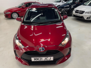 2021 Toyota Yaris 1.5 Vvt-H Icon E-CVT Euro 6 (s/s) 5dr in Red — image 5
