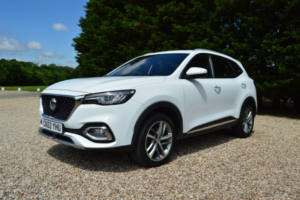 2022 MG Hs 1.5 T-Gdi Exclusive in White — image 2