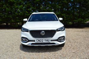 2022 MG Hs 1.5 T-Gdi Exclusive in White — image 5