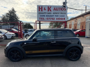 2011 MINI Hatch 1.6 Cooper D Euro 5 (s/s) 3dr in Black — image 2