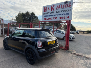 2011 MINI Hatch 1.6 Cooper D Euro 5 (s/s) 3dr in Black — image 3
