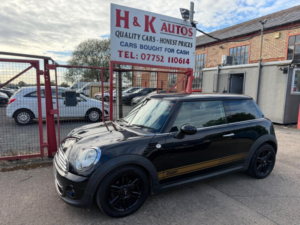 2011 MINI Hatch 1.6 Cooper D Euro 5 (s/s) 3dr in Black — image 4