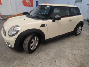 2010 MINI Hatch 1.6 One Euro 5 3dr in White — image 4