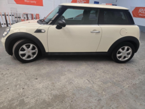 2010 MINI Hatch 1.6 One Euro 5 3dr in White — image 5