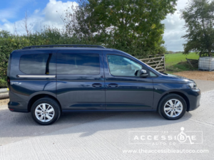 2023 Volkswagen Caddy Maxi Life 2.0 Tdi Vista Plus Brand New Shape in Blue — image 4