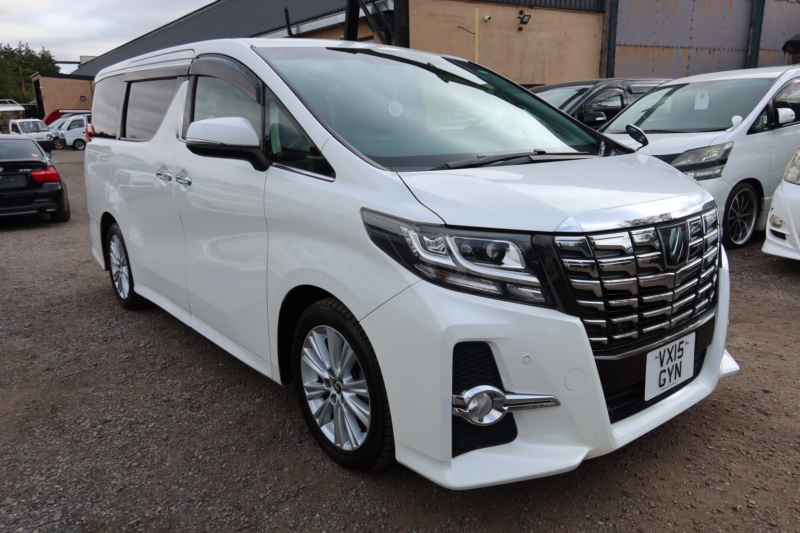 2015 Toyota Alphard 30 Series 2.5 S 7 Seats in White — image 1