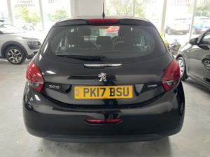 2017 Peugeot 208 1.2 Puretech Active in Black — image 5