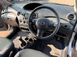 2005 Toyota Yaris 1.3 Vvt-I Colour Collection 5dr in Silver — image 3