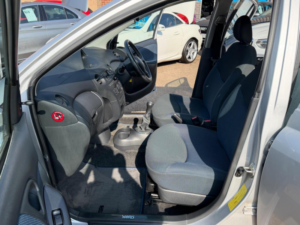 2005 Toyota Yaris 1.3 Vvt-I Colour Collection 5dr in Silver — image 4