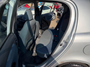 2005 Toyota Yaris 1.3 Vvt-I Colour Collection 5dr in Silver — image 5