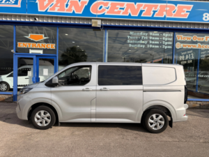 2025 Ford Transit Custom 2.0 320 Ecoblue Limited Crew Van Double Cab 5dr Diesel Manual L1 H1 Euro 6 136 Ps in Silver — image 4