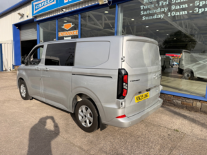 2025 Ford Transit Custom 2.0 320 Ecoblue Limited Crew Van Double Cab 5dr Diesel Manual L1 H1 Euro 6 136 Ps in Silver — image 5