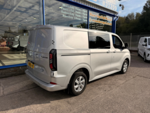 2025 Ford Transit Custom 2.0 320 Ecoblue Limited Crew Van Double Cab 5dr Diesel Manual L1 H1 Euro 6 136 Ps in Silver — image 6