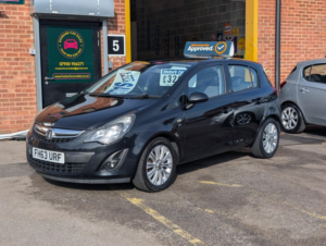 2014 Vauxhall Corsa 1.2 16v Se in Black — image 2