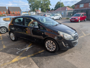 2014 Vauxhall Corsa 1.2 16v Se in Black — image 6