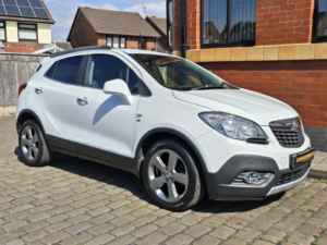 2013 Vauxhall Mokka 1.6 Se in White — image 2