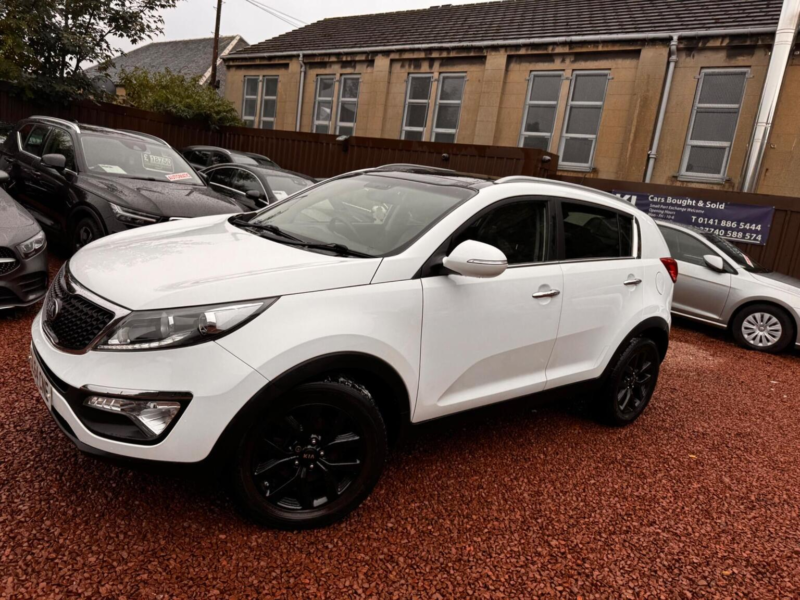 2014 Kia Sportage 1.7 Crdi Ecodynamics 2 2WD Euro 5 (s/s) 5dr in White — image 1