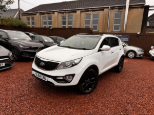 2014 Kia Sportage 1.7 Crdi Ecodynamics 2 2WD Euro 5 (s/s) 5dr in White — image 2