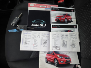 2016 Vauxhall Viva 1.0 I Se in Green — image 3